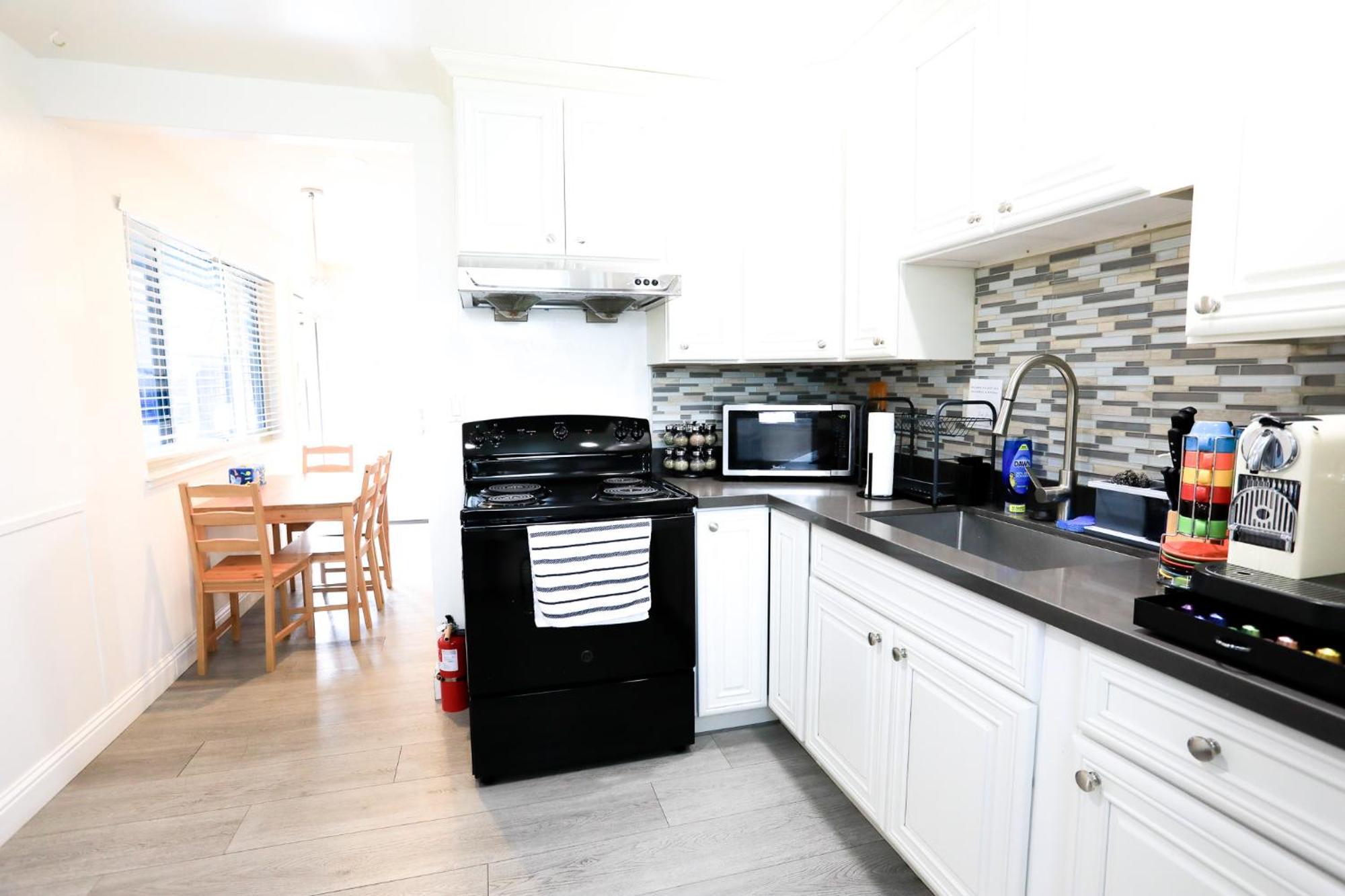 2Br Apt With Brand New Super Quite Ac, Washer, Dryer, Free Ev Station, Free Parking In Cupertino سانيفال، كاليفورنيا المظهر الخارجي الصورة